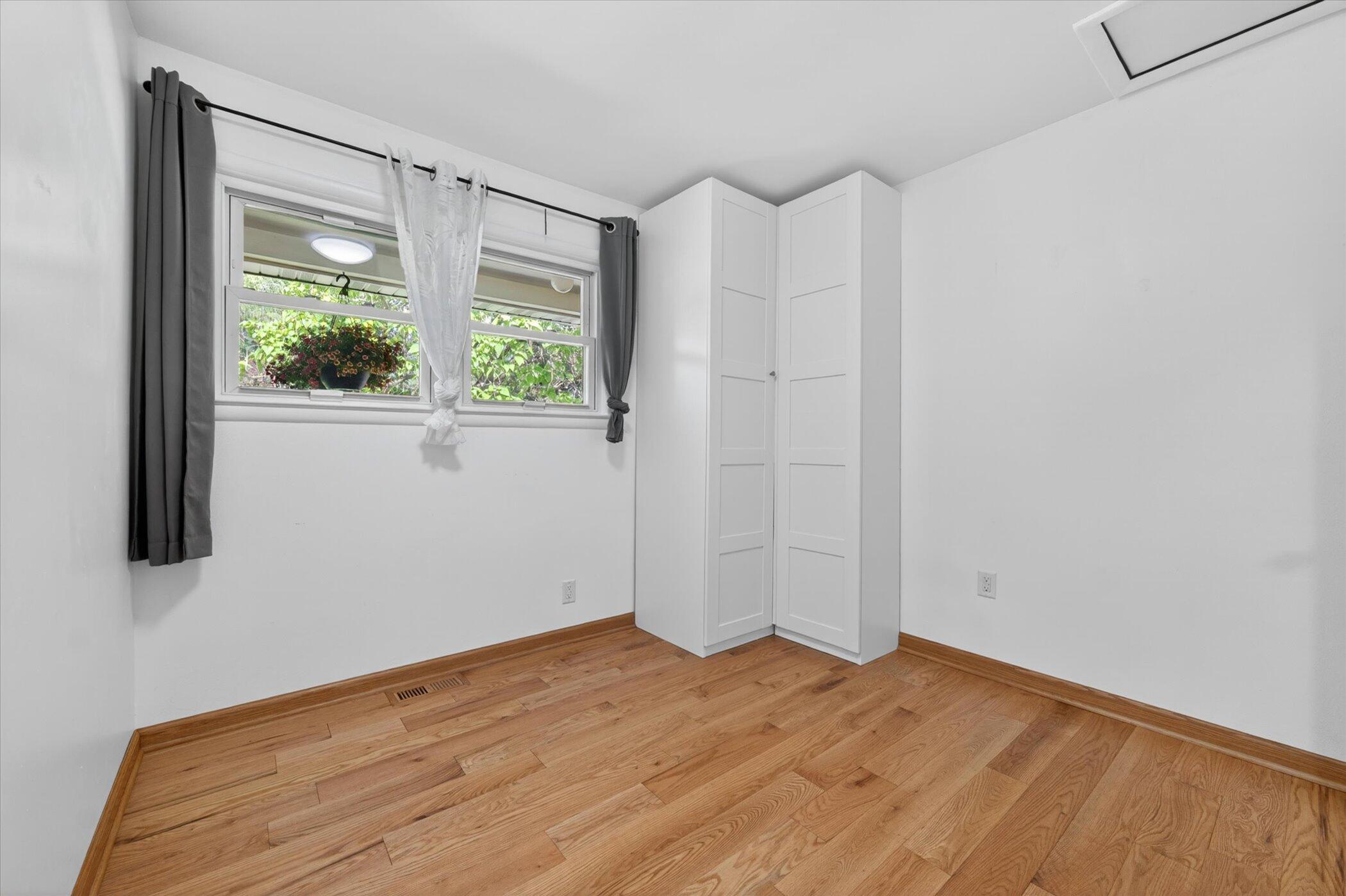 900 Pomona Road Ann Arbor, MI 48103 - Photo 16 of 60 16-900-Pomona-Rd-WindowStill