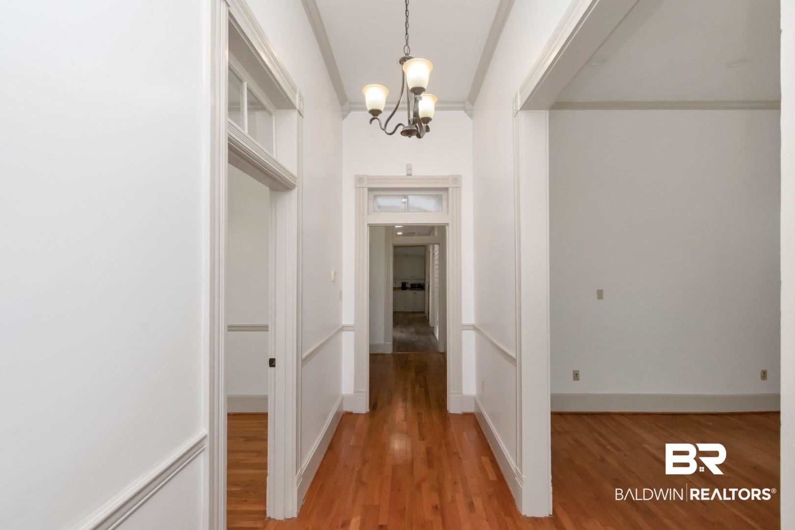 605 St Francis Street Mobile, AL 36602 - Photo 5 of 40 Entry
