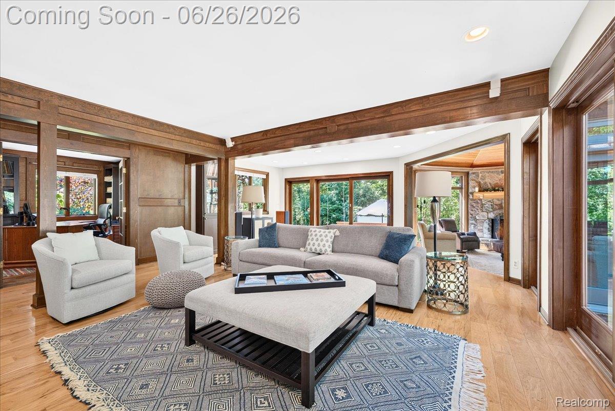 29498 East River Road Grosse Ile, MI 48138 - Photo 23 of 66 Living Room