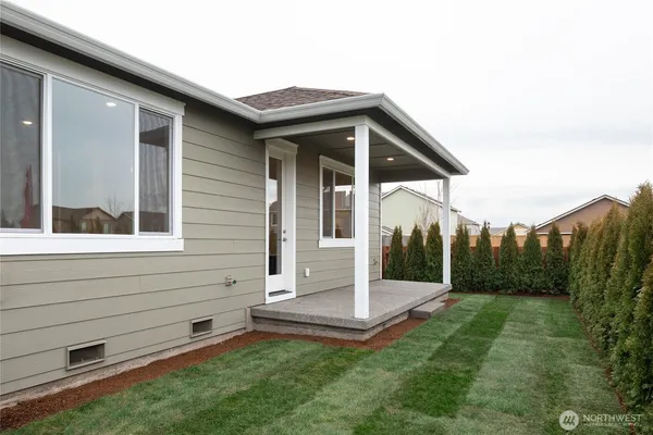 $599,999 | 721 Weaver Drive East, Enumclaw, WA 98022