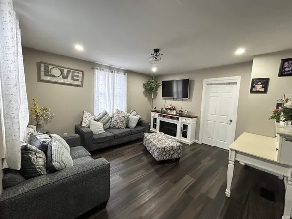 $199,900 | 520 Henry Street, Logansport, IN 46947