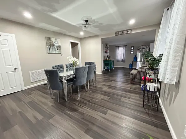 $199,900 | 520 Henry Street, Logansport, IN 46947