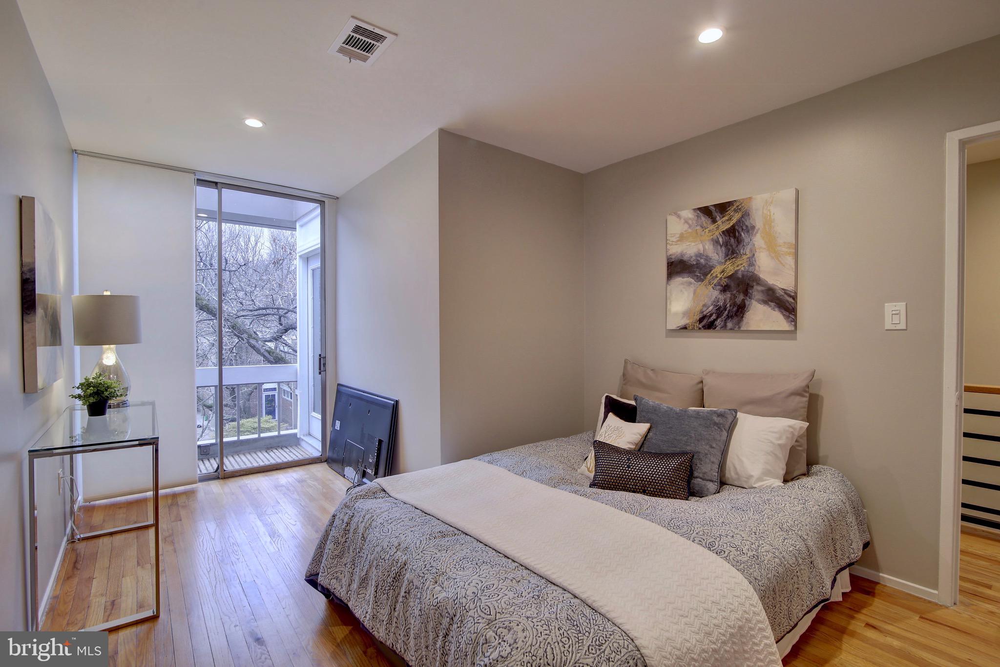 11522 Maple Ridge Road Reston, VA 20190 - Photo 22 of 39 Secondary Bedroom 1