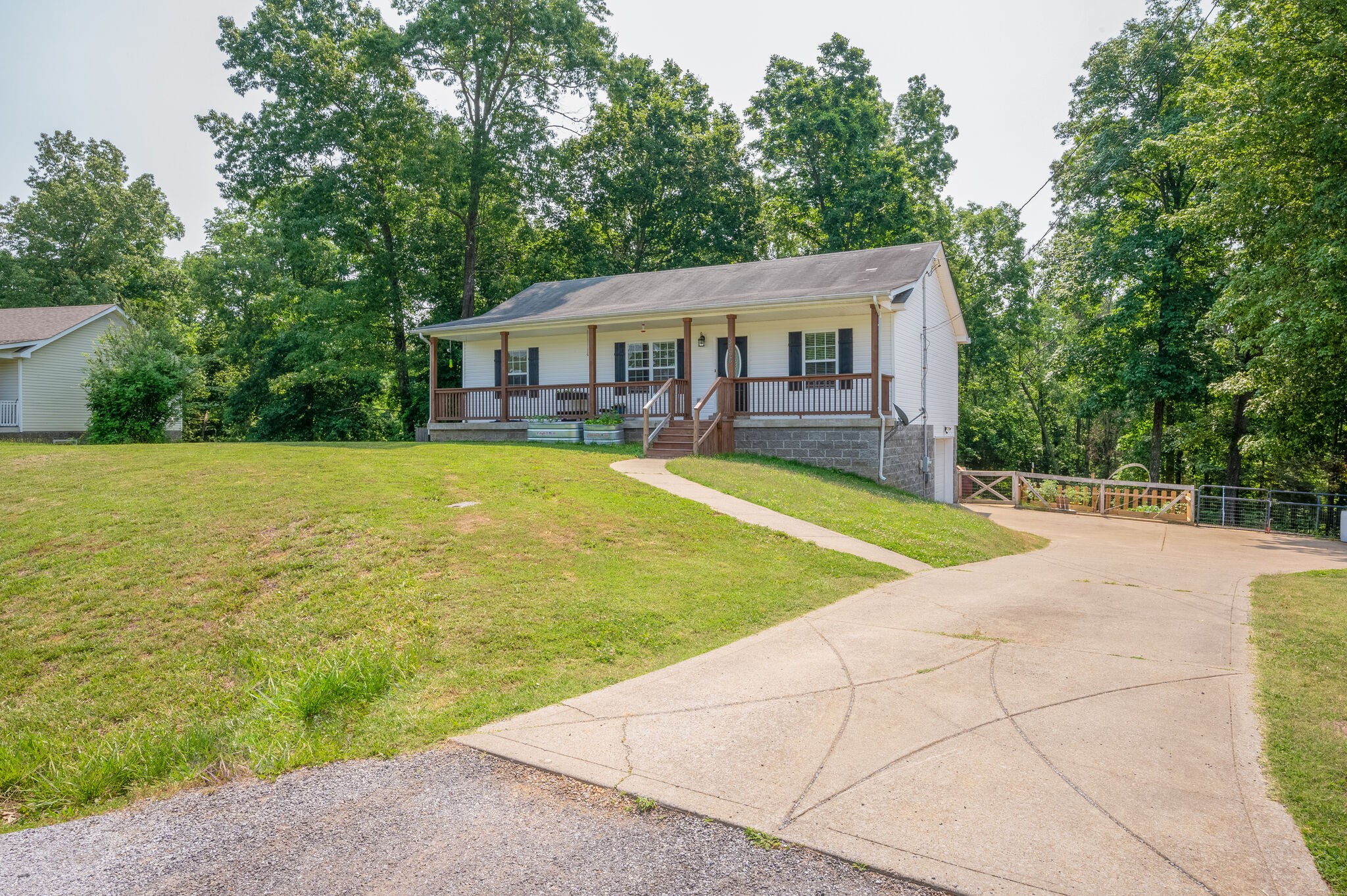 3268 Backridge Road Woodlawn, TN 37191 - Photo 3 of 28 Gallery Image 3