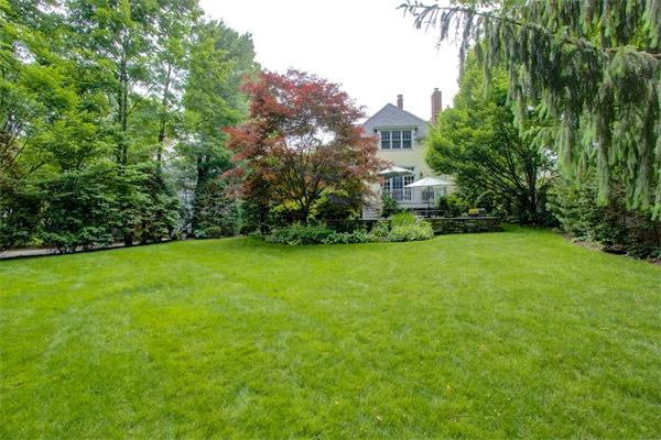 6 Glen Road Winchester, MA 01890 - Photo 29 of 30 a view of a yard in front of a house