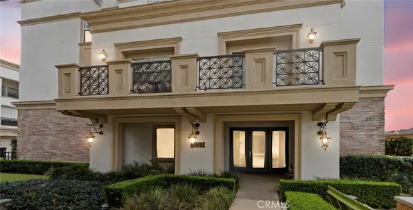 $675,000 | 431 South Anaheim Way, Unit 5, Orange, CA 92868