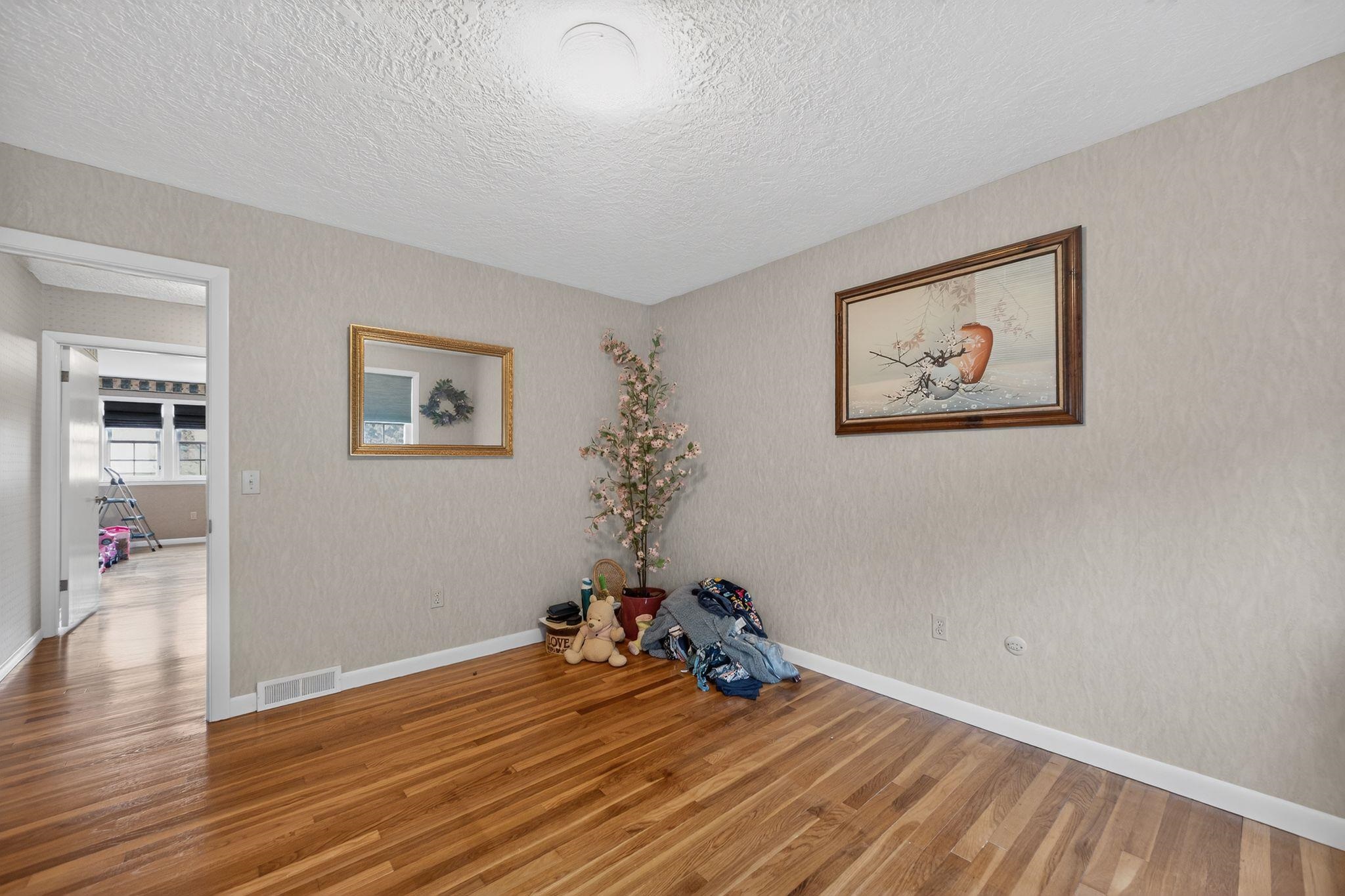 75 North Acres Road Manchester, NH 03104 - Photo 15 of 28