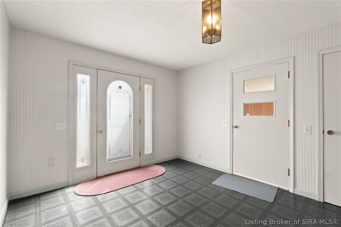 1020 Country Club Road Southeast Corydon, IN 47112 - Photo 36 of 88 Large entryway