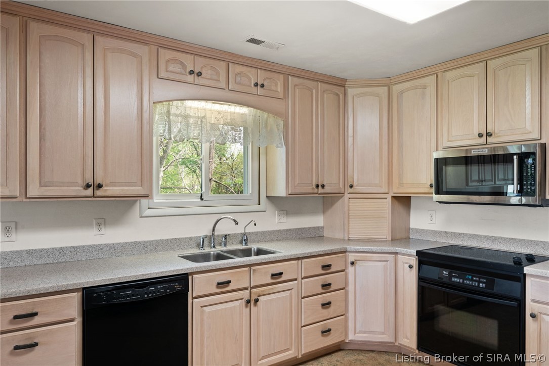 1020 Country Club Road Southeast Corydon, IN 47112 - Photo 5 of 88