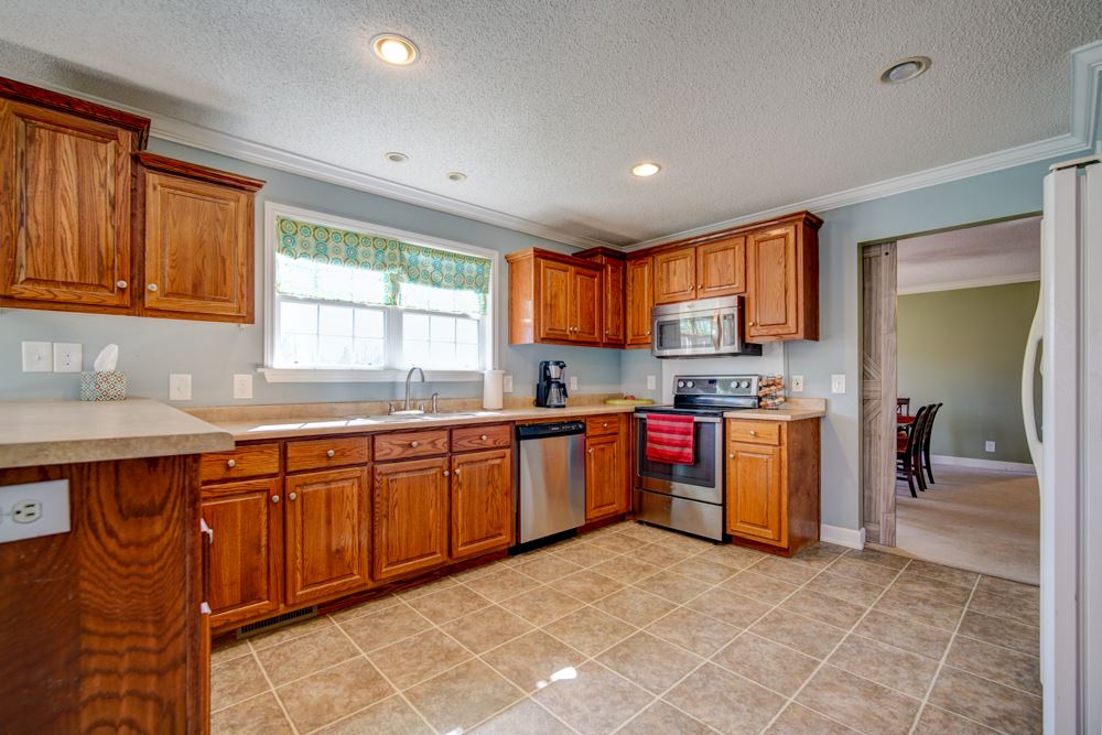 414 Boyd Road Laurens, SC 29360 - Photo 8 of 36 Gallery Image 8