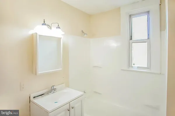 $1,590 | 5200 Ballman Avenue, Unit 3, Baltimore, MD 21225