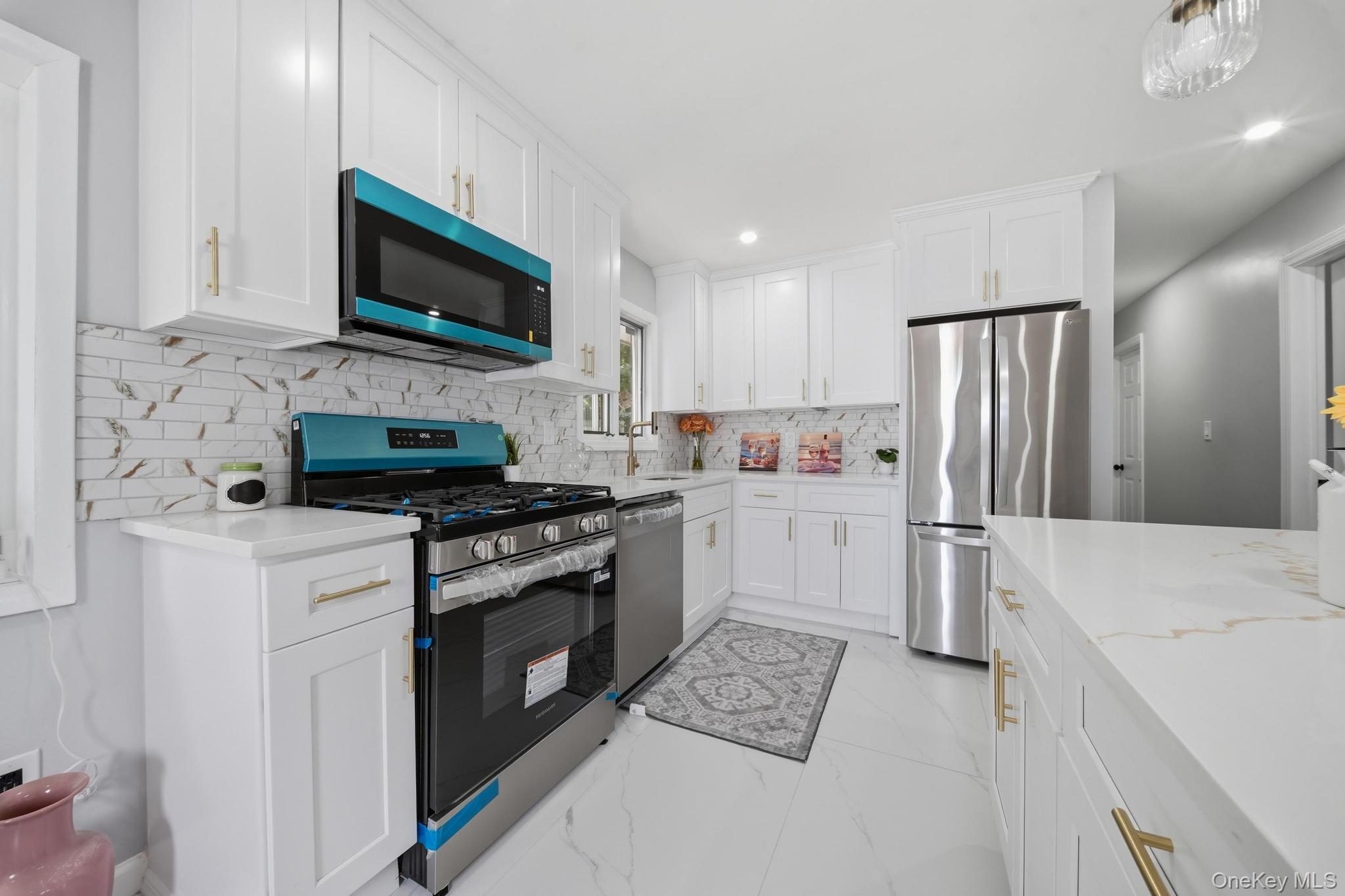 5 Robin Road Selden, NY 11784 - Photo 11 of 20 Gallery Image 11
