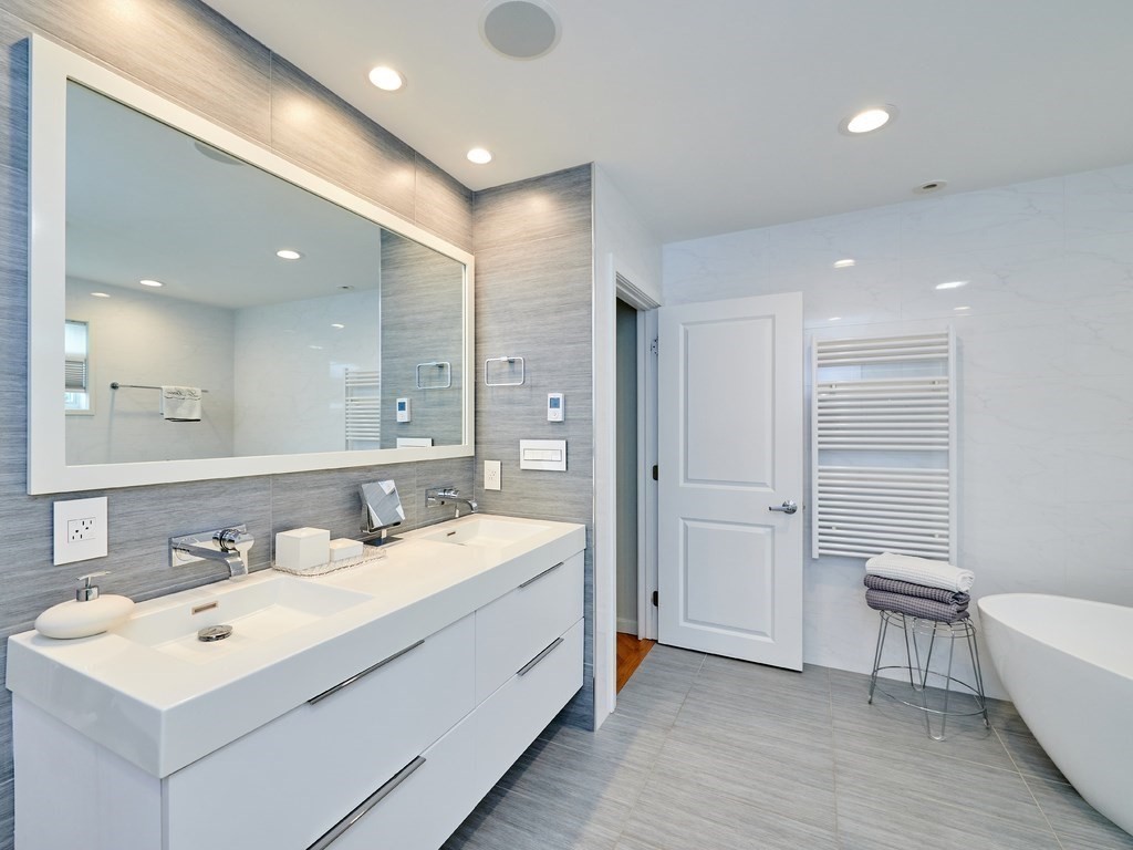 3 Tanglewood Road, Unit 3 Newton, MA 02459 - Photo 13 of 34