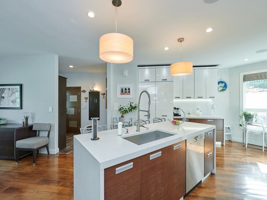 3 Tanglewood Road, Unit 3 Newton, MA 02459 - Photo 3 of 34