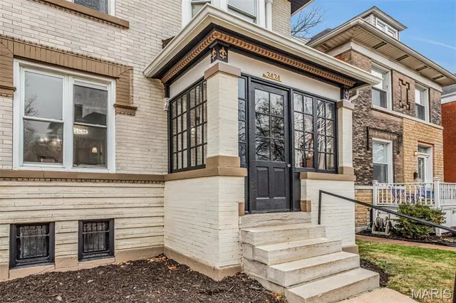 $469,900 | 3434 Sidney Street, St. Louis, MO 63118