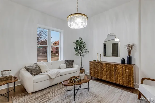 $469,900 | 3434 Sidney Street, St. Louis, MO 63118