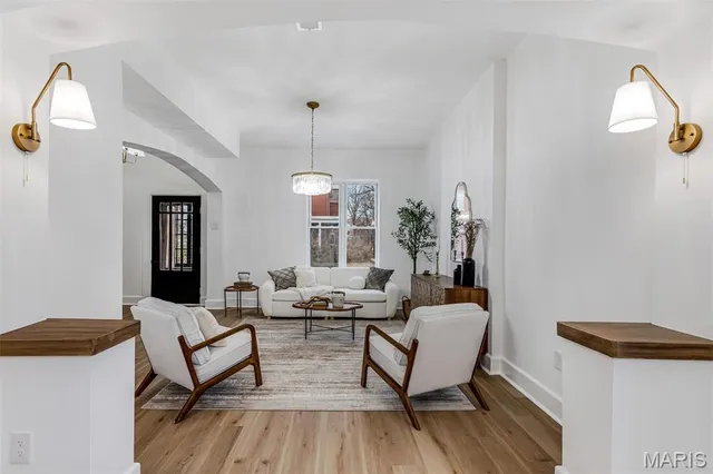 $469,900 | 3434 Sidney Street, St. Louis, MO 63118