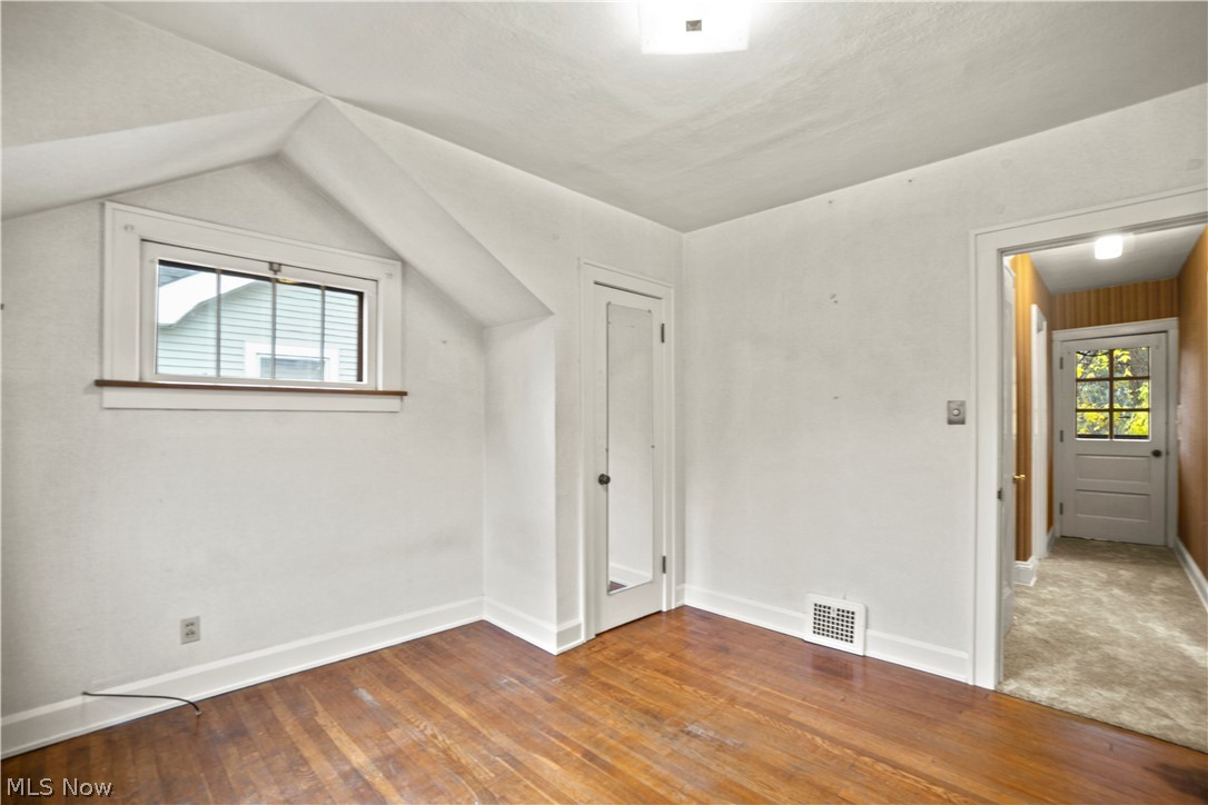 906 Cambridge Road Cleveland Heights, OH 44121 - Photo 15 of 23