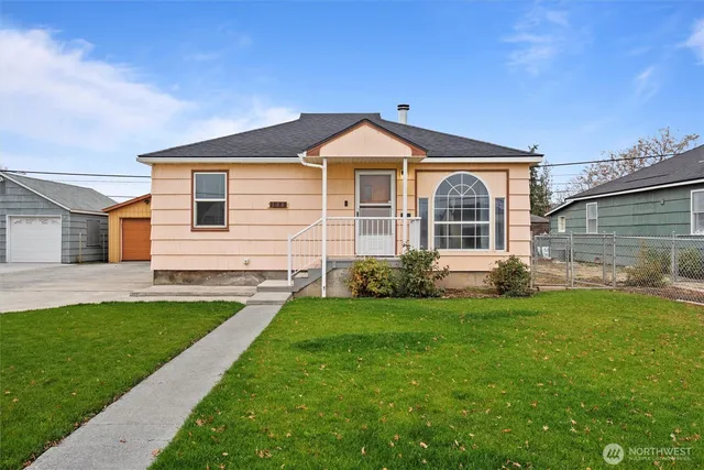 $299,000 | 123 F Street Northeast, Ephrata, WA 98823