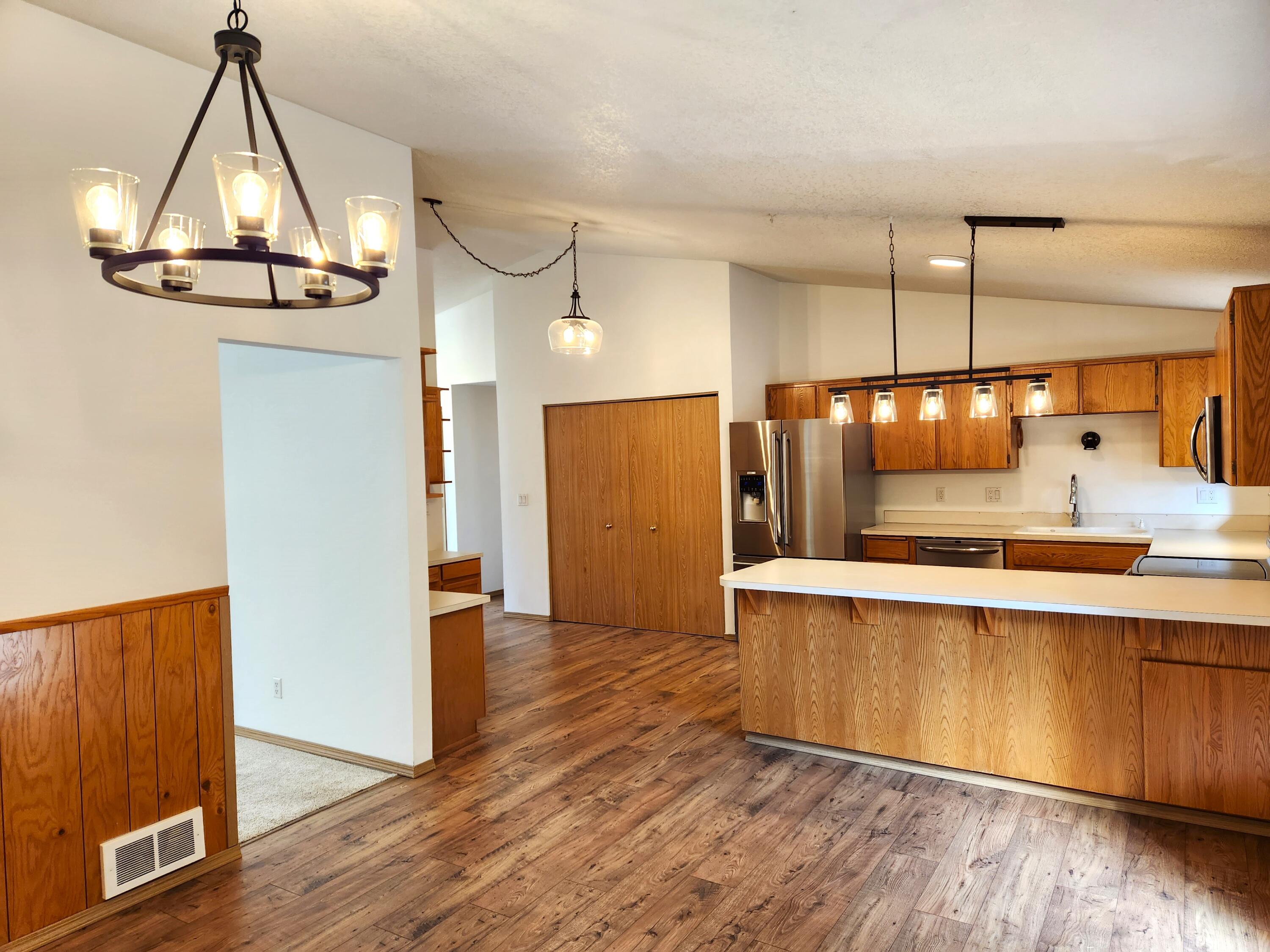 757 Talbot Street Eagle Point, OR 97524 - Photo 11 of 28 Gallery Image 11