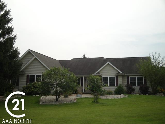 3127 West Sutton Road Lapeer, MI 48446 - Photo 2 of 33 31358207-1.JPG