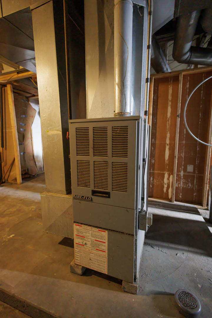 378 South Evergreen Avenue Kankakee, IL 60901 - Photo 22 of 26 a view of walk in closet