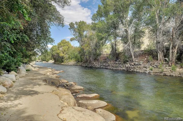 a view of a lake with houses