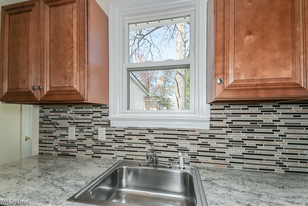 1638 Roselawn Road Cleveland, OH 44124 - Photo 4 of 22 Gallery Image 4
