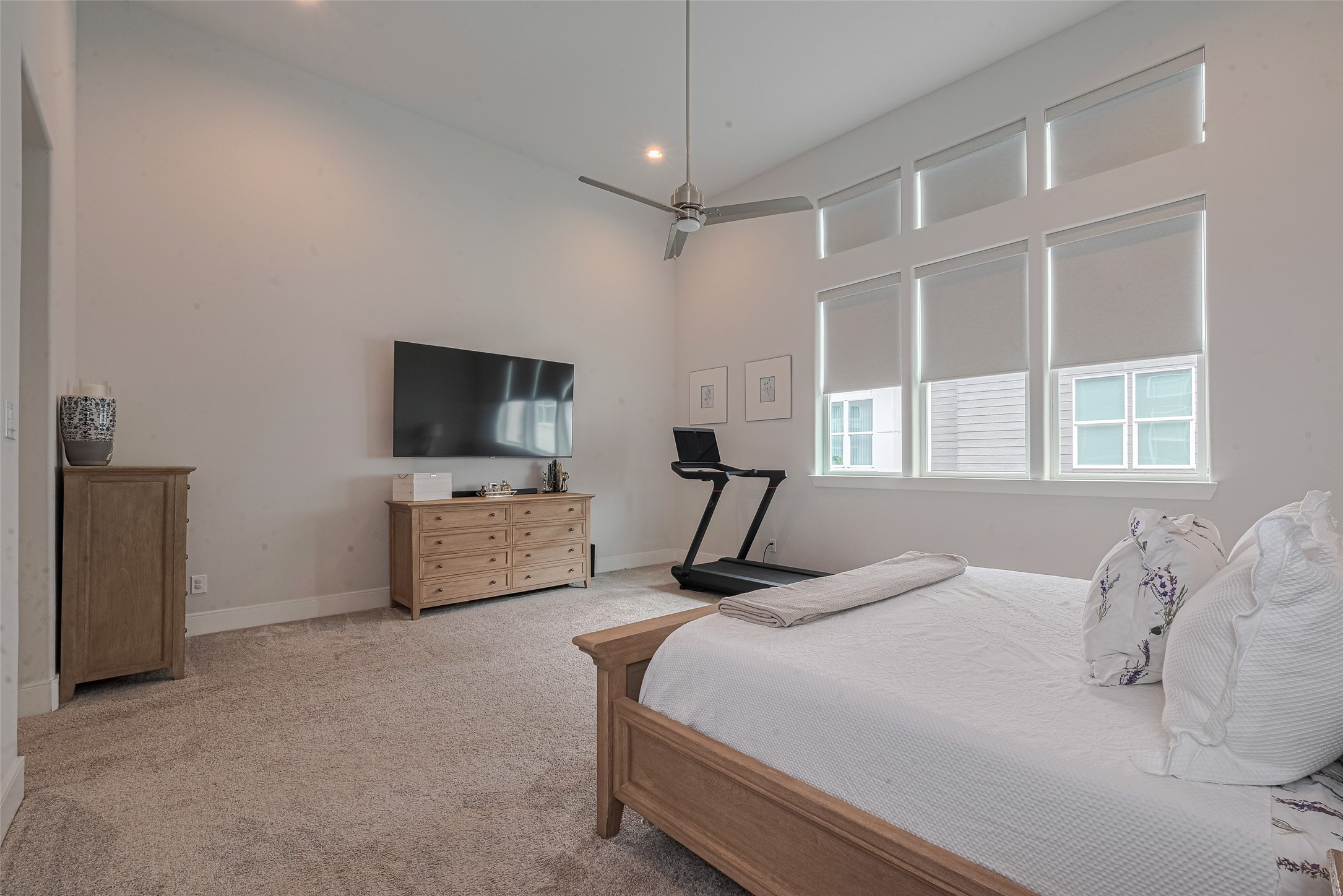 2608 Rusk Street Houston, TX 77003 - Photo 33 of 44 a bedroom with a bed tv and a window