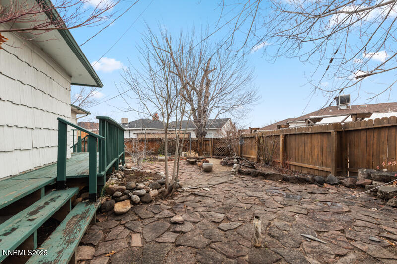 1606 Knoll Drive Reno, NV 89509 - Photo 26 of 30 a view of a backyard of the house