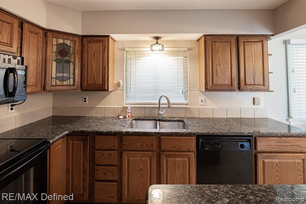 2850 Harrington Road Rochester Hills, MI 48307 - Photo 9 of 25