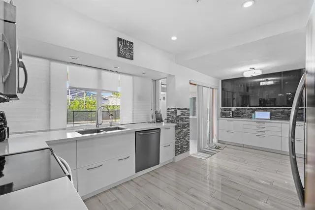 $1,175,000 | 3500 North 46th Avenue, Hollywood, FL 33021