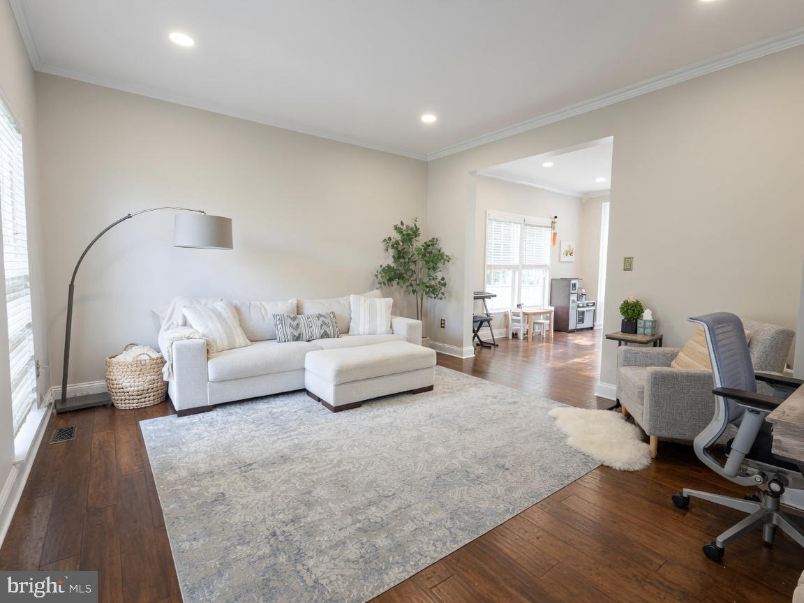 10 Avalon Road Pennington, NJ 08534 - Photo 8 of 26 Gallery Image 8