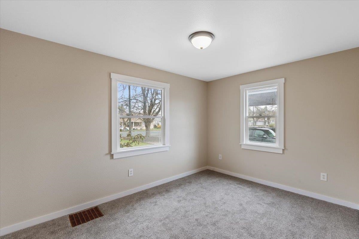 2426 North Park Road Spokane, WA 99212 - Photo 9 of 20