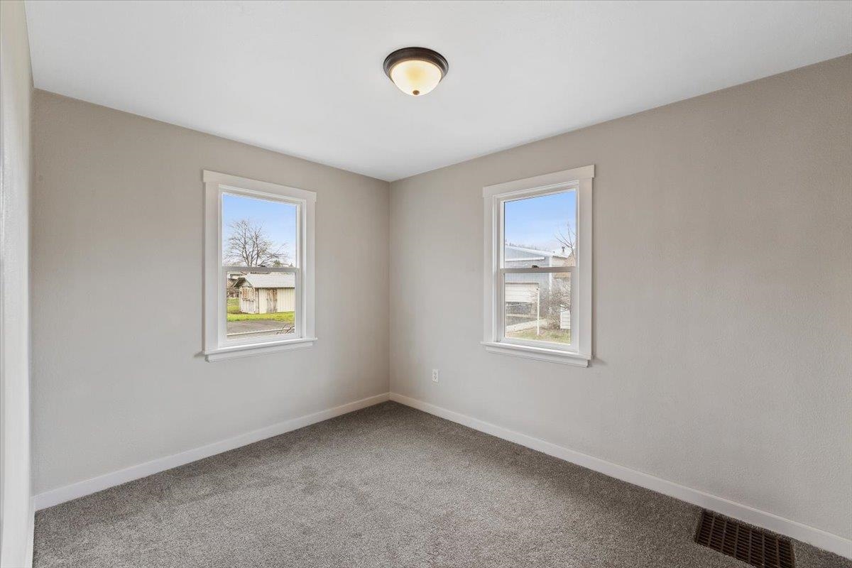 2426 North Park Road Spokane, WA 99212 - Photo 10 of 20
