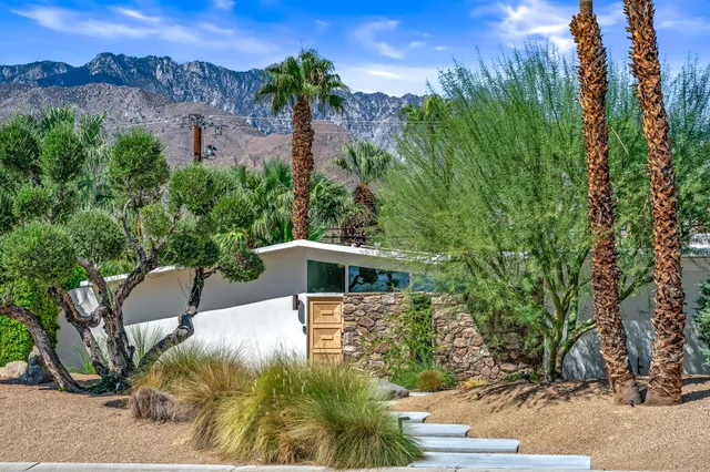 $1,625,000 | 2101 North Berne Drive, Palm Springs, CA 92262