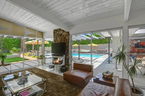 $1,625,000 | 2101 North Berne Drive, Palm Springs, CA 92262