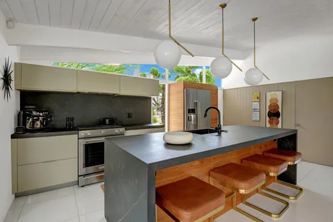 $1,625,000 | 2101 North Berne Drive, Palm Springs, CA 92262