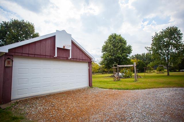 4086 Trinity Road Franklin, TN 37067 - Photo 18 of 20 a view of a backyard with pathway