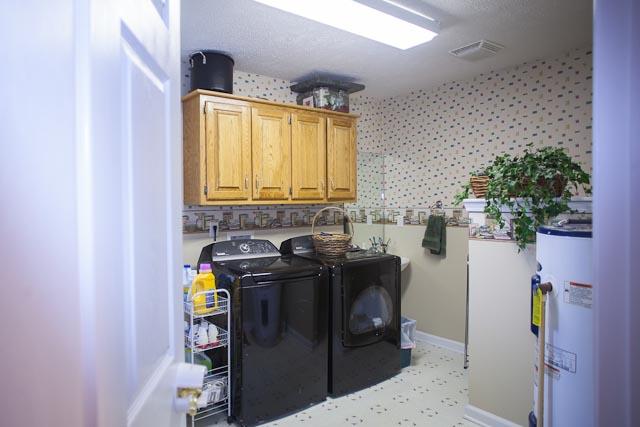 4086 Trinity Road Franklin, TN 37067 - Photo 19 of 20 a bathroom with a sink and a mirror