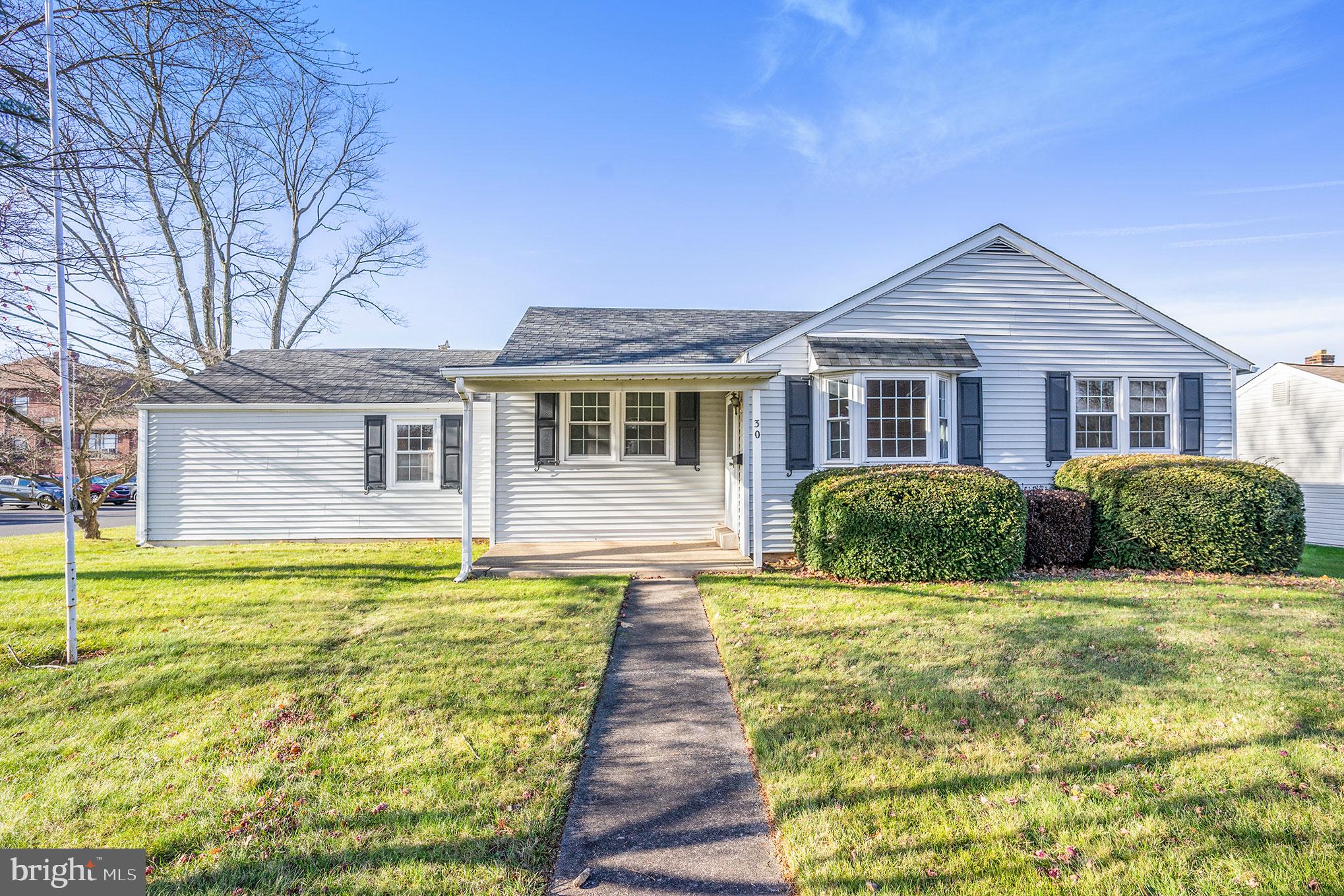 30 Spruce Road Warrington, PA 18976 - Photo 1 of 25 Welcome Home!