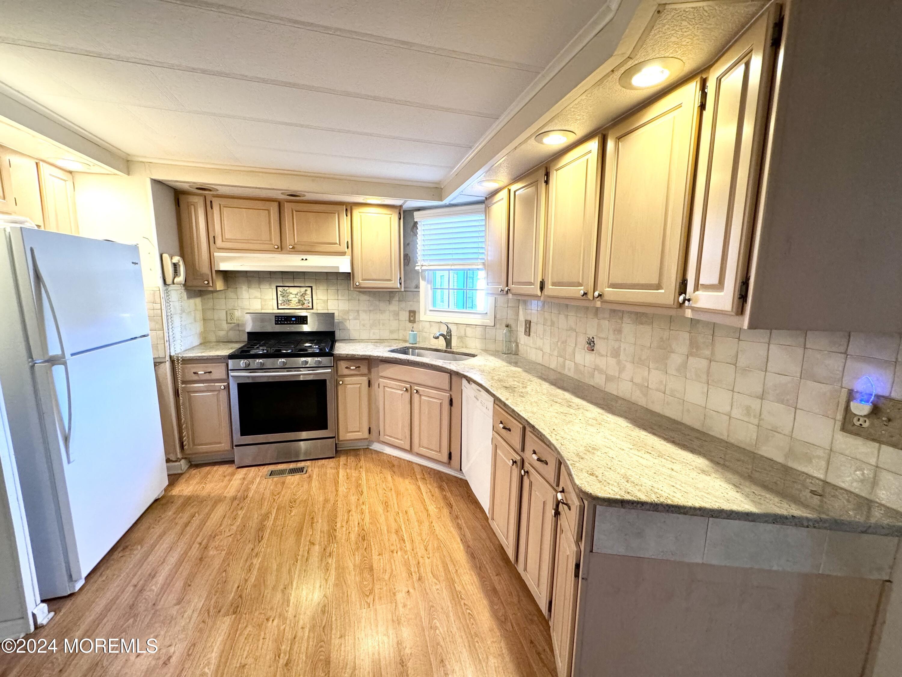 516 Rosalind Road Freehold, NJ 07728 - Photo 6 of 10 Kitchen 516