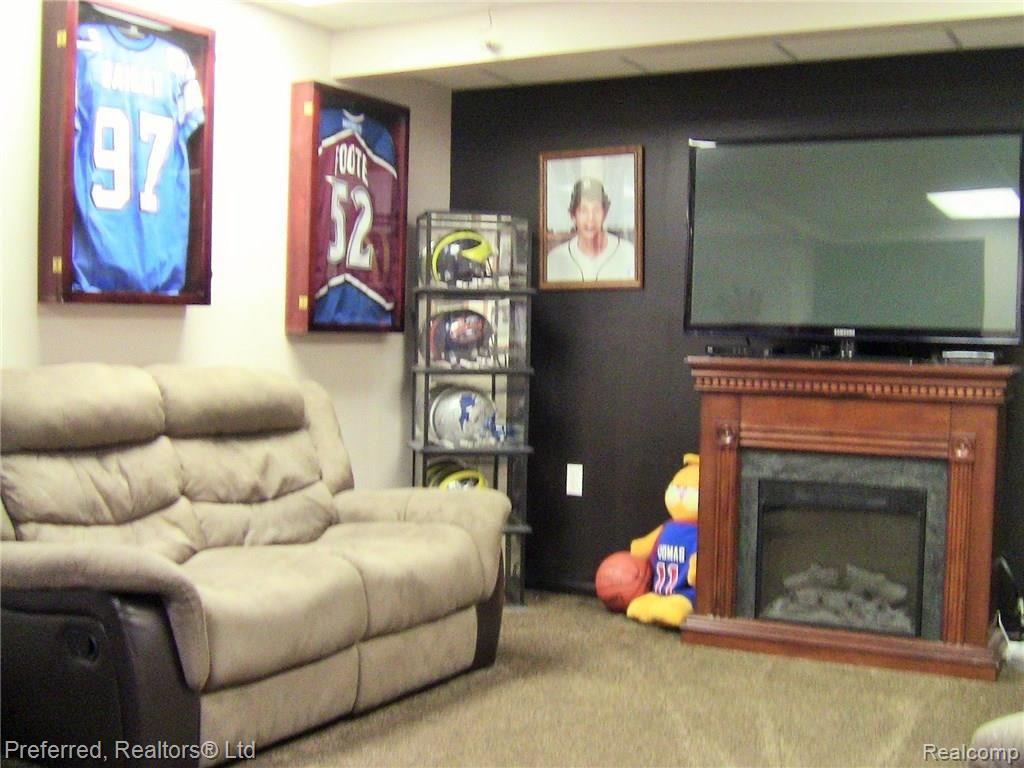 2792 Laurel Ridge Lane Howell, MI 48843 - Photo 12 of 21 11-IMG_4870.JPG