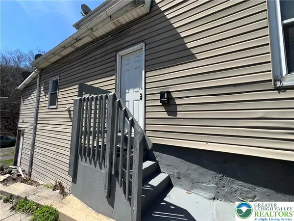 $1,650 | 313 Main Street, Unit 1, Slatington, PA 18080