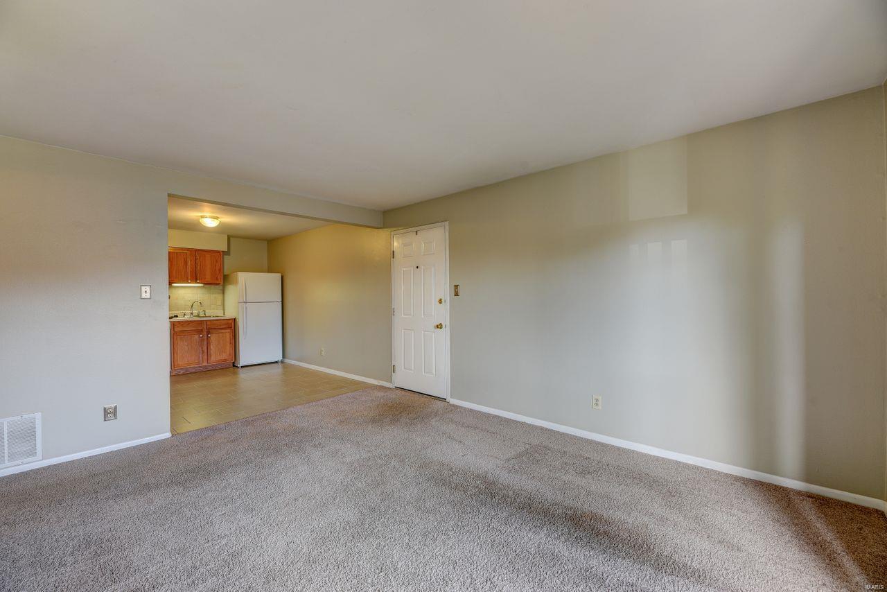 708 Ridgeside Drive, Unit G Ballwin, MO 63021 - Photo 11 of 25 Gallery Image 11