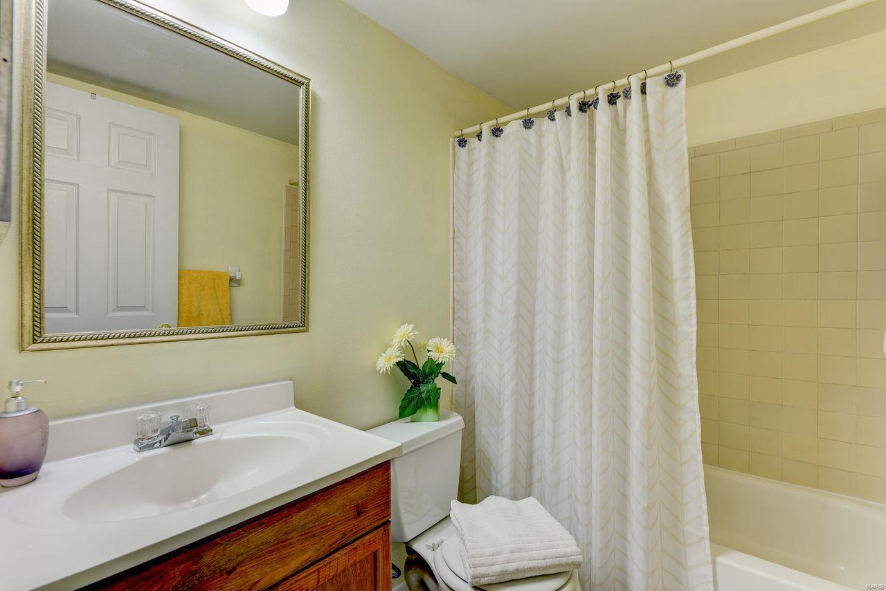 708 Ridgeside Drive, Unit G Ballwin, MO 63021 - Photo 15 of 25 Gallery Image 15