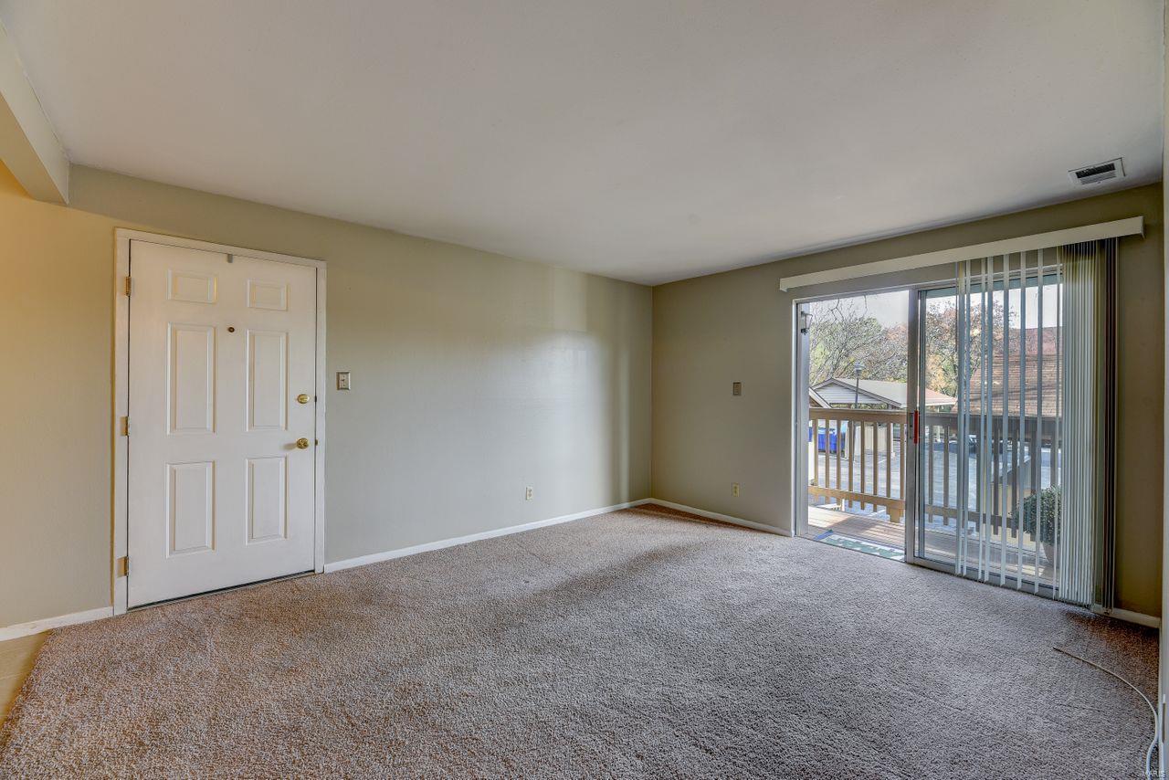 708 Ridgeside Drive, Unit G Ballwin, MO 63021 - Photo 9 of 25 Gallery Image 9