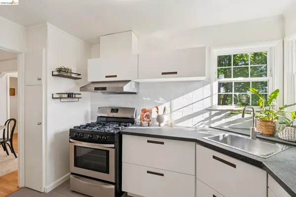$679,000 | 738 Ventura Street, Richmond, CA 94805