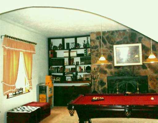 1123 Anderson Road Pittsburgh, PA 15209 - Photo 3 of 7 Den/Family/Great Room.
