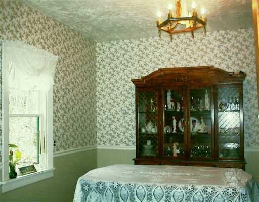 1123 Anderson Road Pittsburgh, PA 15209 - Photo 5 of 7 Dining Room.